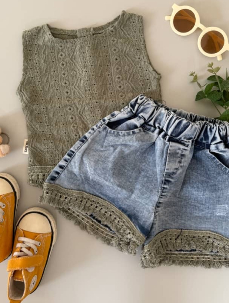 ست تاپ شلوارک سوزن دوزی سبز